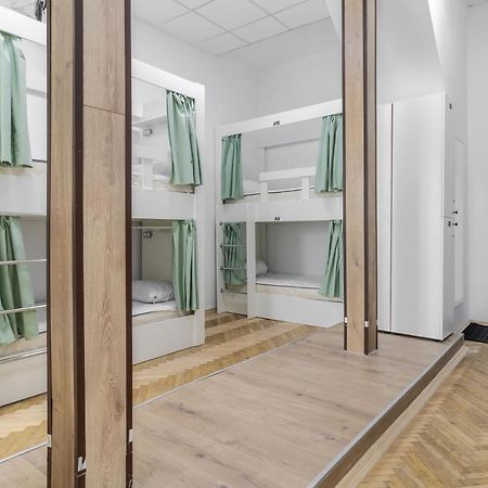 In Town Hostel Lviv Ngoại thất bức ảnh
