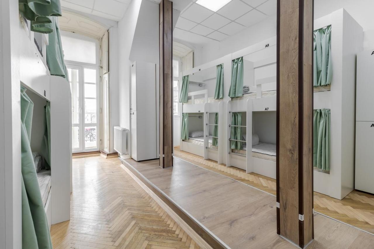 In Town Hostel Lviv Ngoại thất bức ảnh
