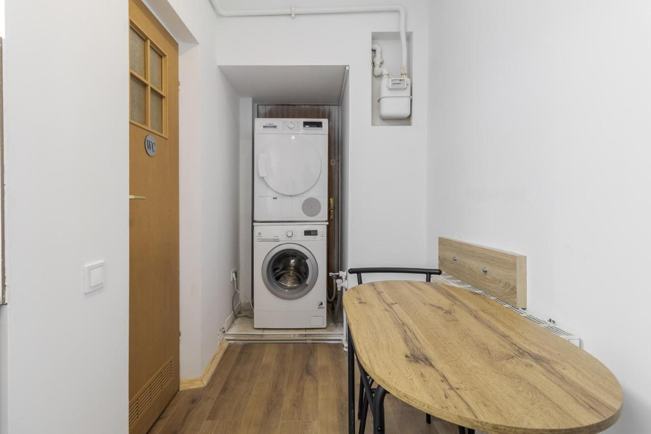 In Town Hostel Lviv Ngoại thất bức ảnh