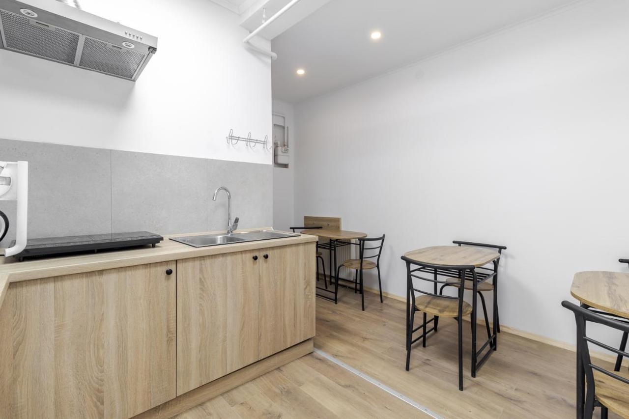 In Town Hostel Lviv Ngoại thất bức ảnh